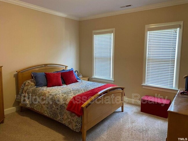 Building Photo - 10216 San Remo Pl
