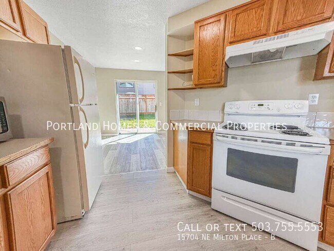 Building Photo - 15704 NE Milton Pl