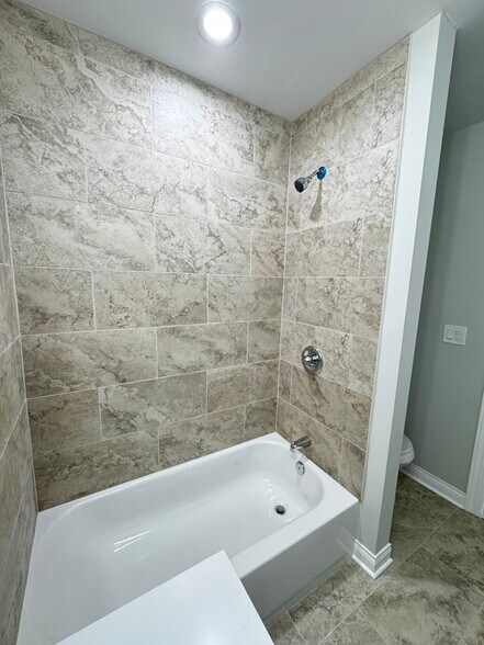 Building Photo - 6807 S Paulina St