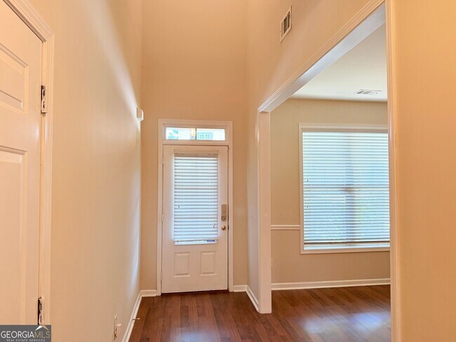 Building Photo - 260 Ascott Ln