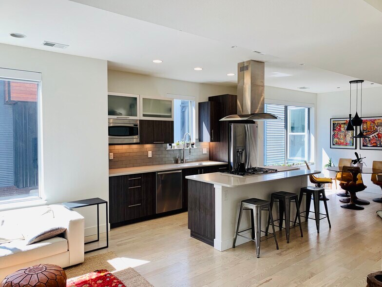 Kitchen/Dining Room - 3336 Tejon St