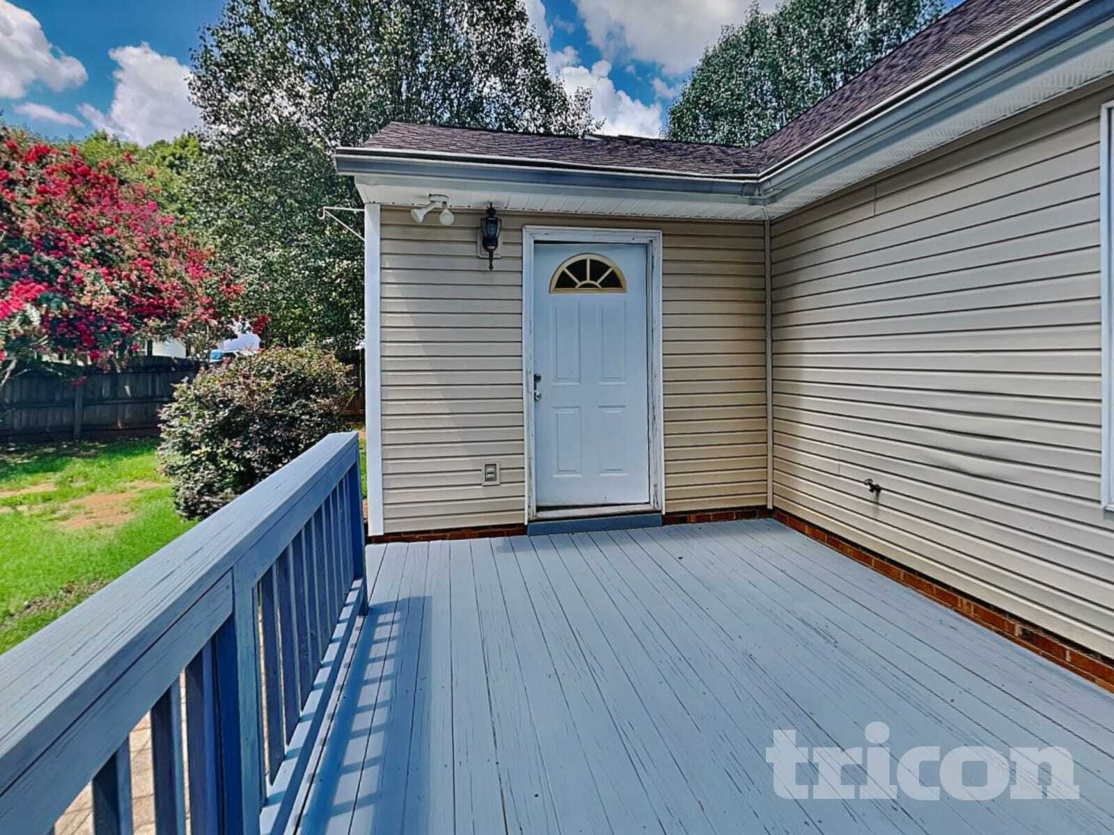 Building Photo - 661 Rebecca Jane Dr
