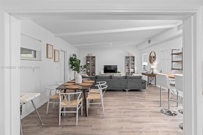 Building Photo - 4255 Wee St