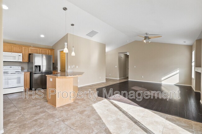 Building Photo - 1701 W 30th Ave