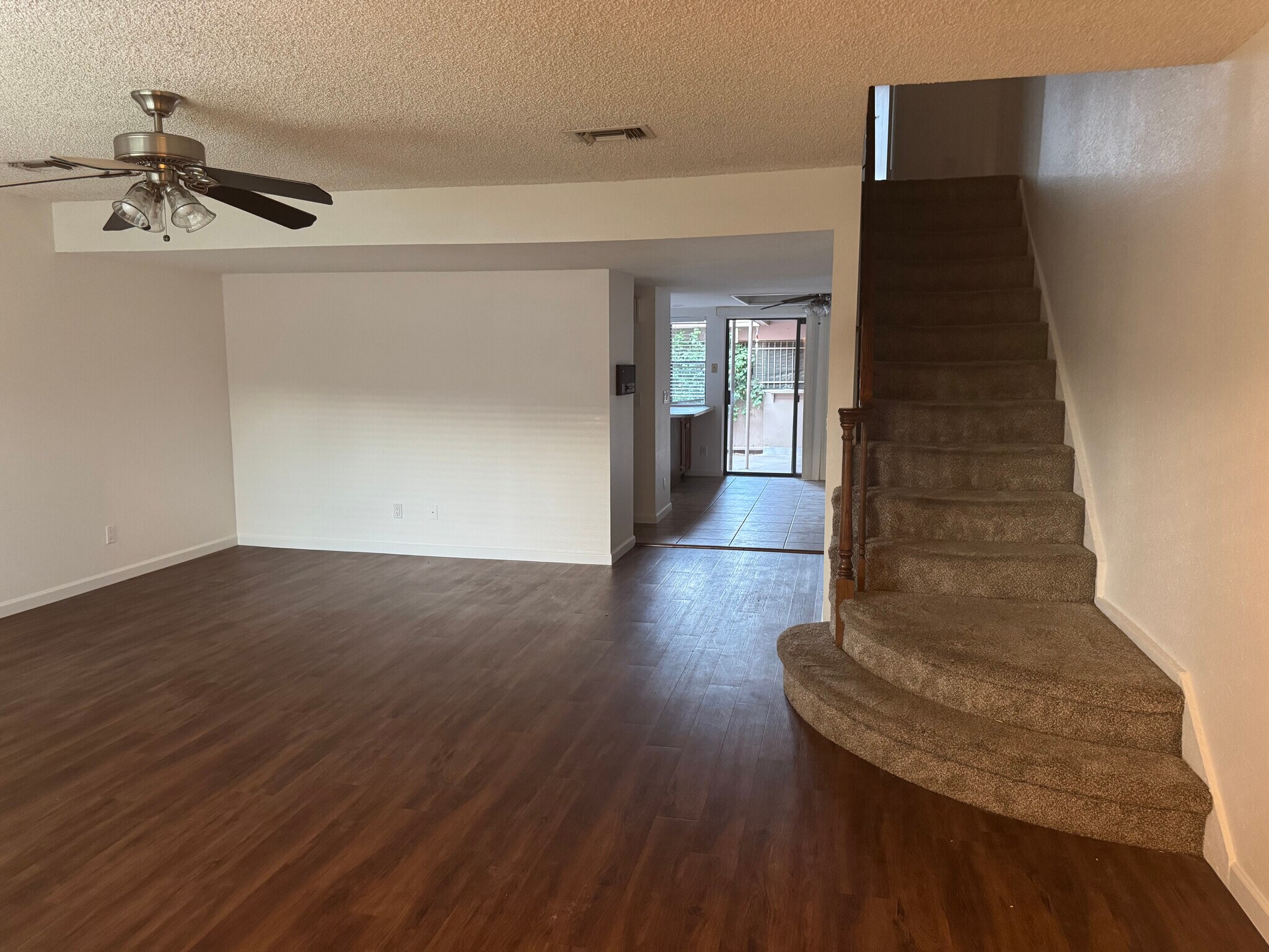 Building Photo - 1550 N Stapley Dr