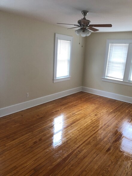 master bedroom - 130 Kenwood Ave