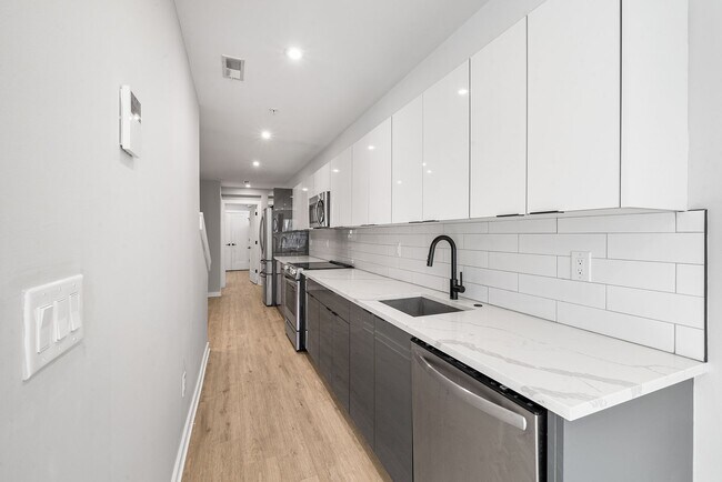 Building Photo - 1725 N 25th St