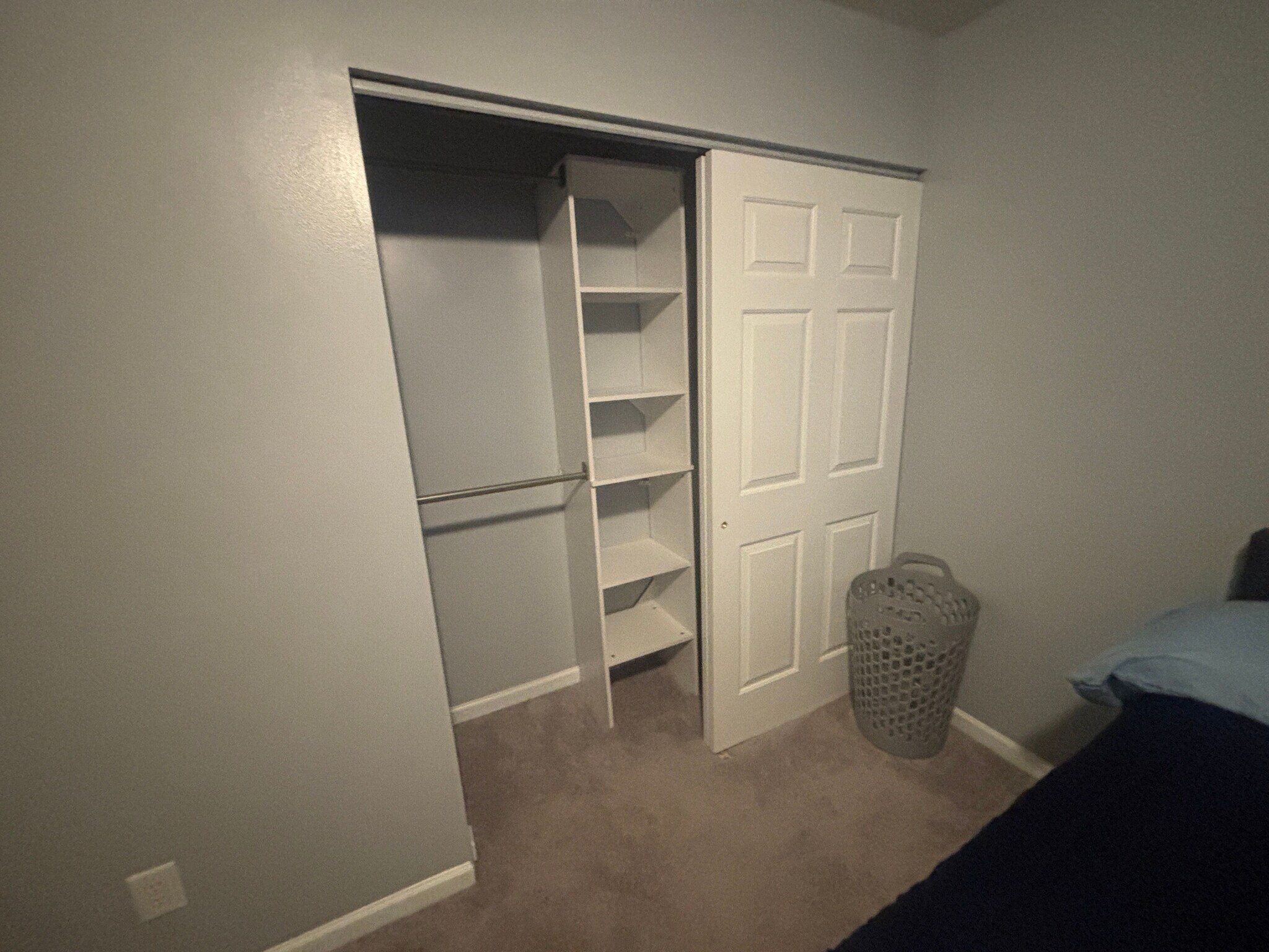 Building Photo - Room in House on Milpass Dr