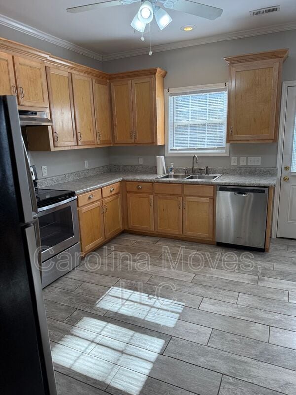 Building Photo - 105 Bismark Dr