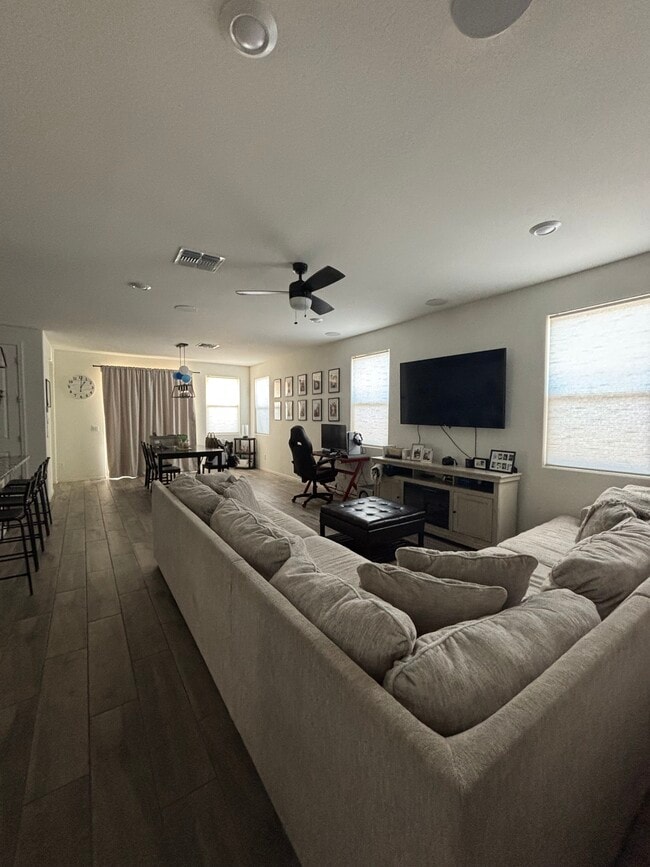 Building Photo - 36423 W San Sisto Ave