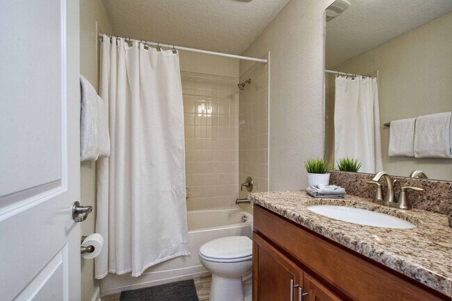 Building Photo - 4728 Sleepy Hollow Dr