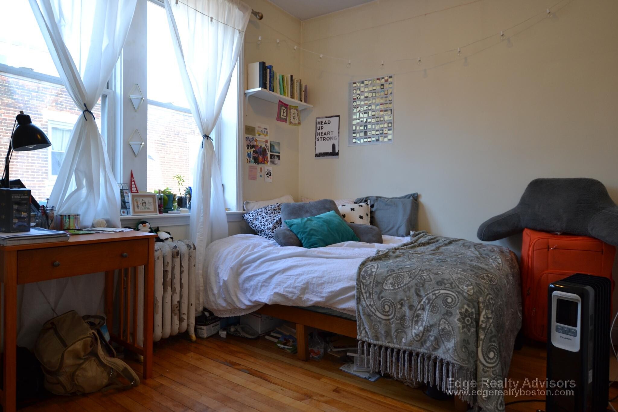 Building Photo - 68 Egmont St