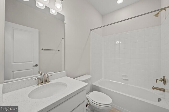 Building Photo - 148 Stowe Dr