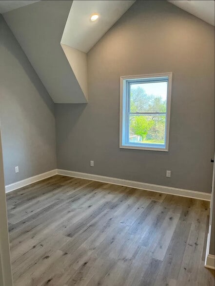 Building Photo - 5847 Willows Ave