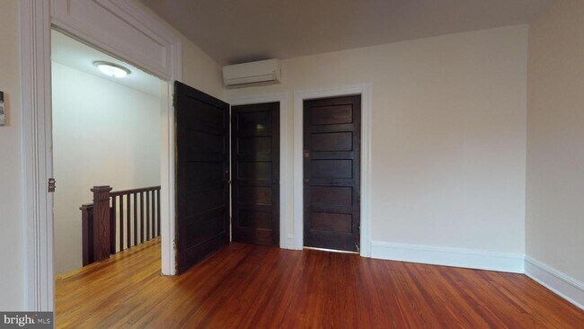 Building Photo - 728 Rock Creek Church Rd NW