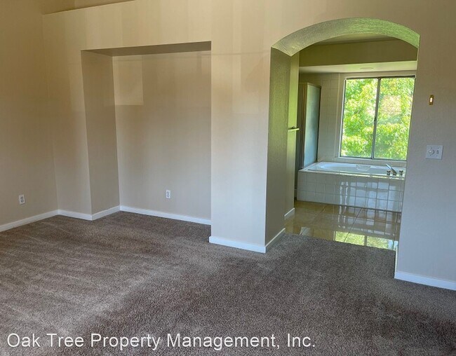 Building Photo - 3 br, 2.5 bath House - 10352 N. Doheny Drive