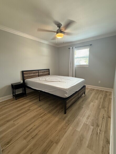 Building Photo - 619 Lavoisier St