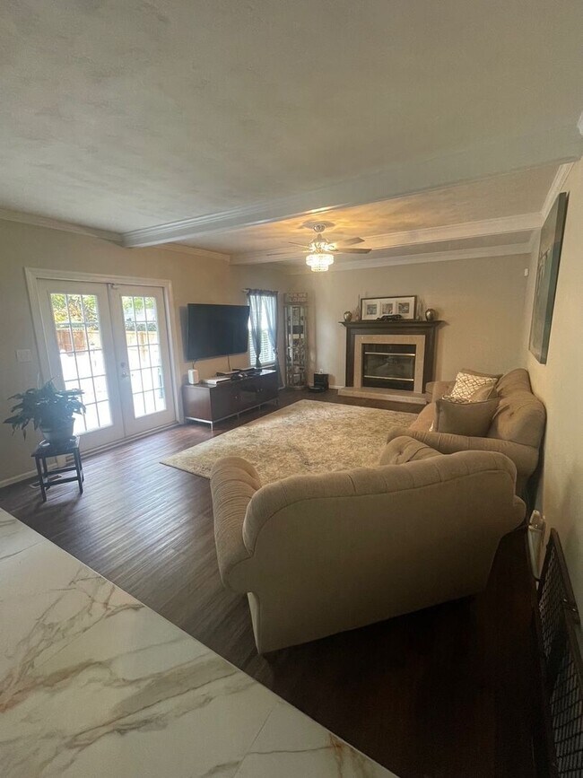 Building Photo - Cypress Point