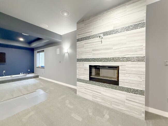 Building Photo - Rare Mountain View Gem for Rent in Erie!