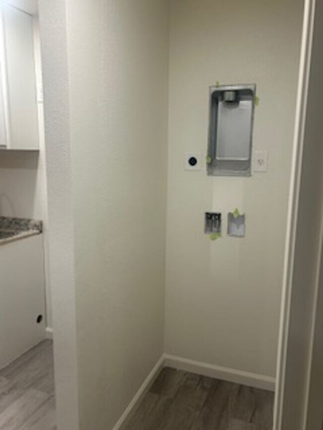 Building Photo - 3912 Amigo Dr