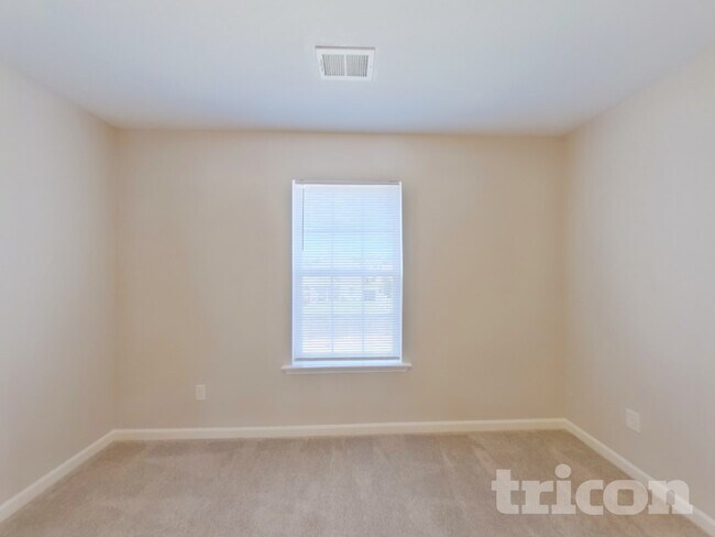 Building Photo - 318 Cavalier Ln