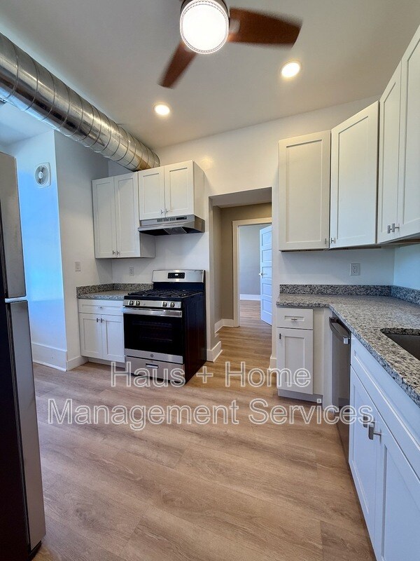 Building Photo - 906 Penn Ave