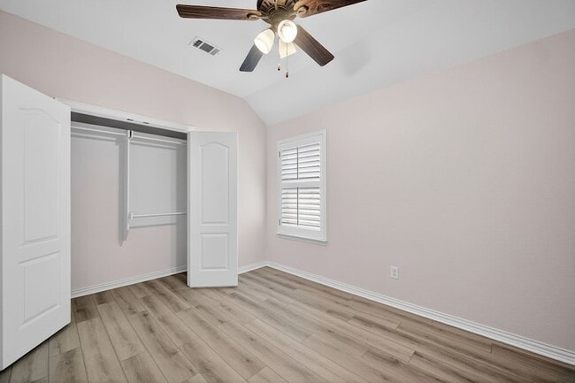 Building Photo - 2360 Collin Dr