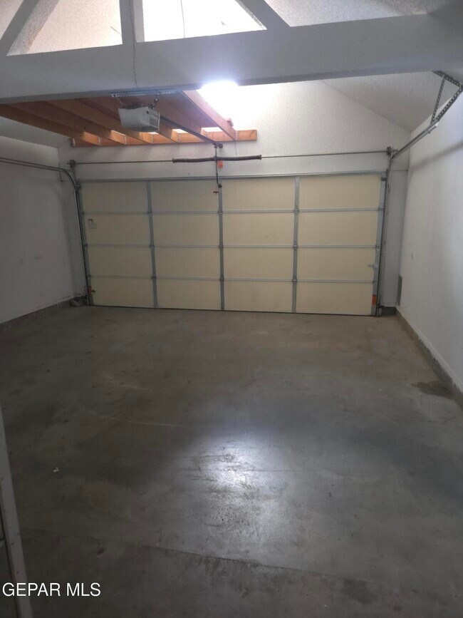 Building Photo - 4629 Loma Grande Dr