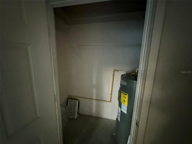 Building Photo - 1325 Lyonshire Dr