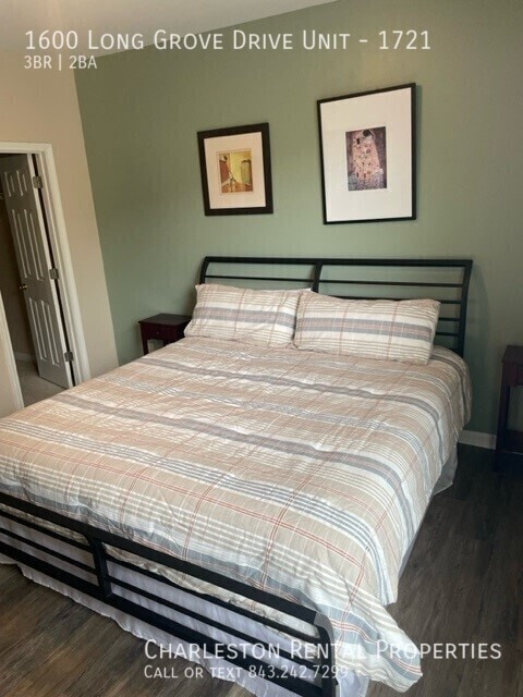 Building Photo - 1600 Long Grove Dr