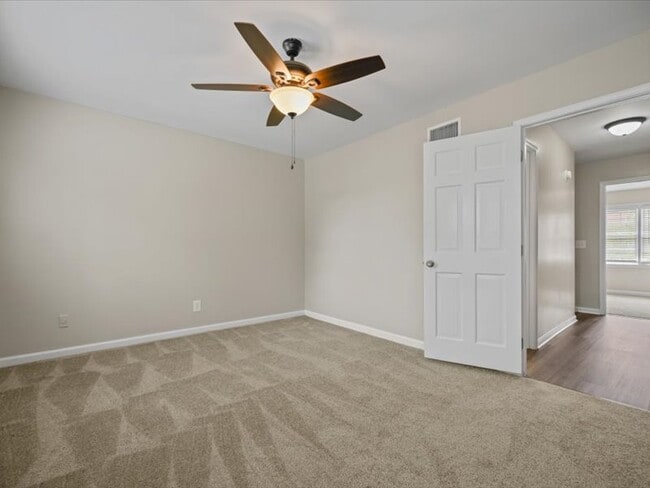 Building Photo - 731 Coventry Ln