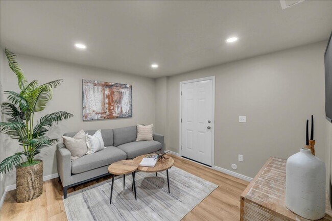 Building Photo - 2367 Monarch Cir