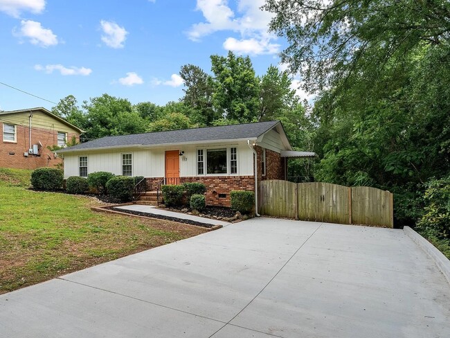 Primary Photo - 117 Lockman Dr