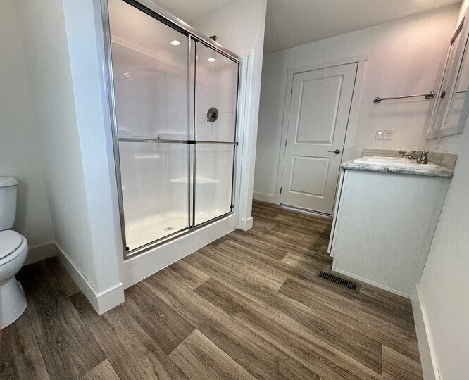 Building Photo - 16 Lapin St