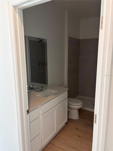 Building Photo - 4377 Vibernum Ave