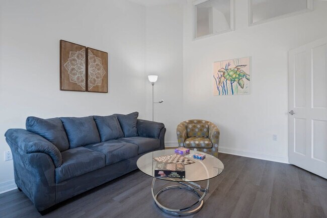 Building Photo - 13 Cleveland Ct