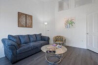 Building Photo - 13 Cleveland Ct