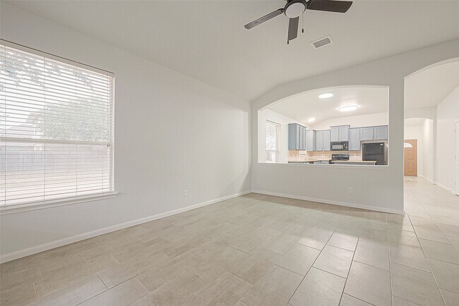 Building Photo - 6406 Applewood Forest Dr