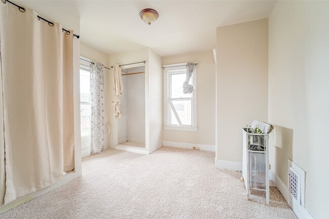 Building Photo - 2 Bigelow St