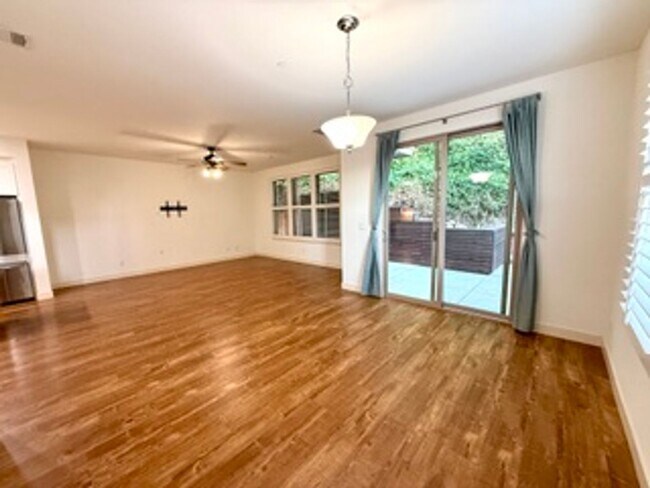 Building Photo - Desirable Scotts Valley Home!