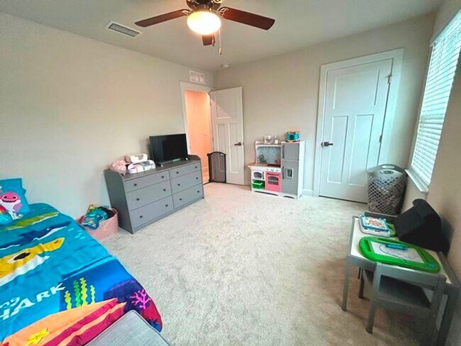 Building Photo - Beautiful Home in Moyock Subdivision - Min...