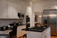 Building Photo - 5127 Cathedral Ave NW