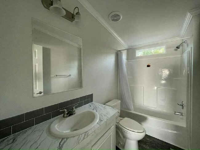 Building Photo - 116 Highland Dr