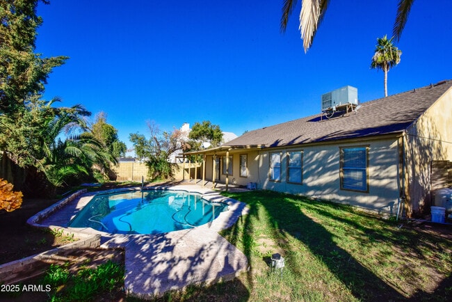 Building Photo - 3653 W Saragosa St