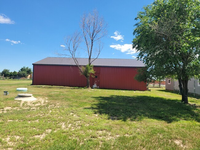 Building Photo - 11665 Blaney Rd S