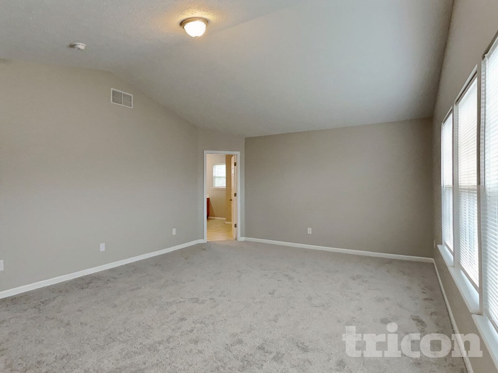 Building Photo - 1963 Central Park Blvd W