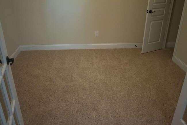 Building Photo - Spacious duplex on 9th St! Live in the heart of Old West Durham!