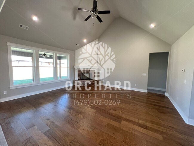 Building Photo - 1052 Morra Ave
