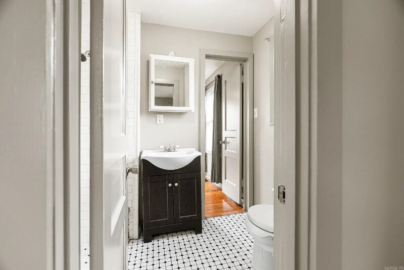 Building Photo - 1724 W 19th St