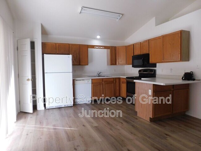 Building Photo - 519-518 29 3/8 Rd